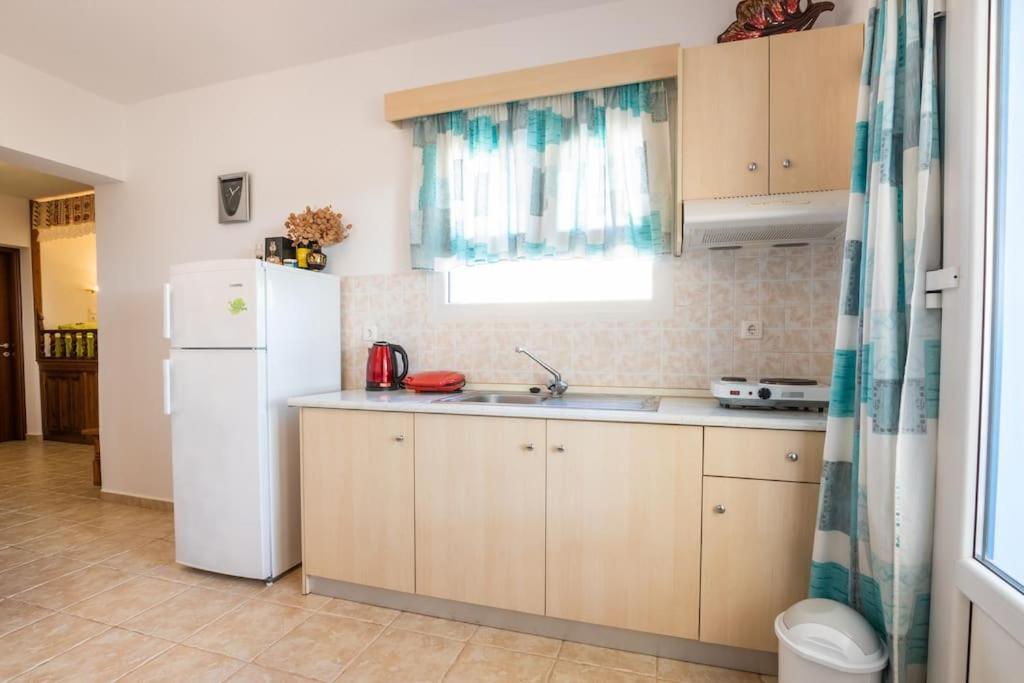 Venetia'S Garden Apartment Lefkos  ภายนอก รูปภาพ
