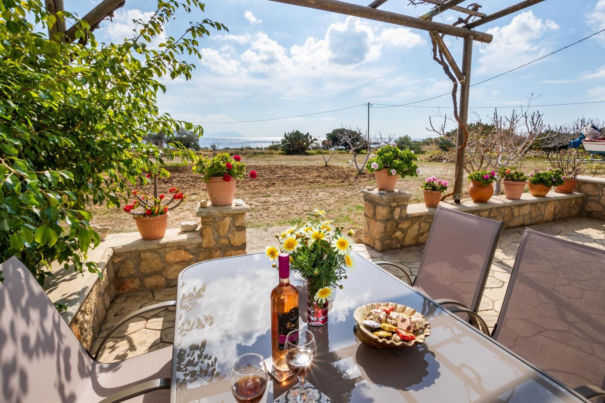 Venetia'S Garden Apartment Lefkos  ภายนอก รูปภาพ